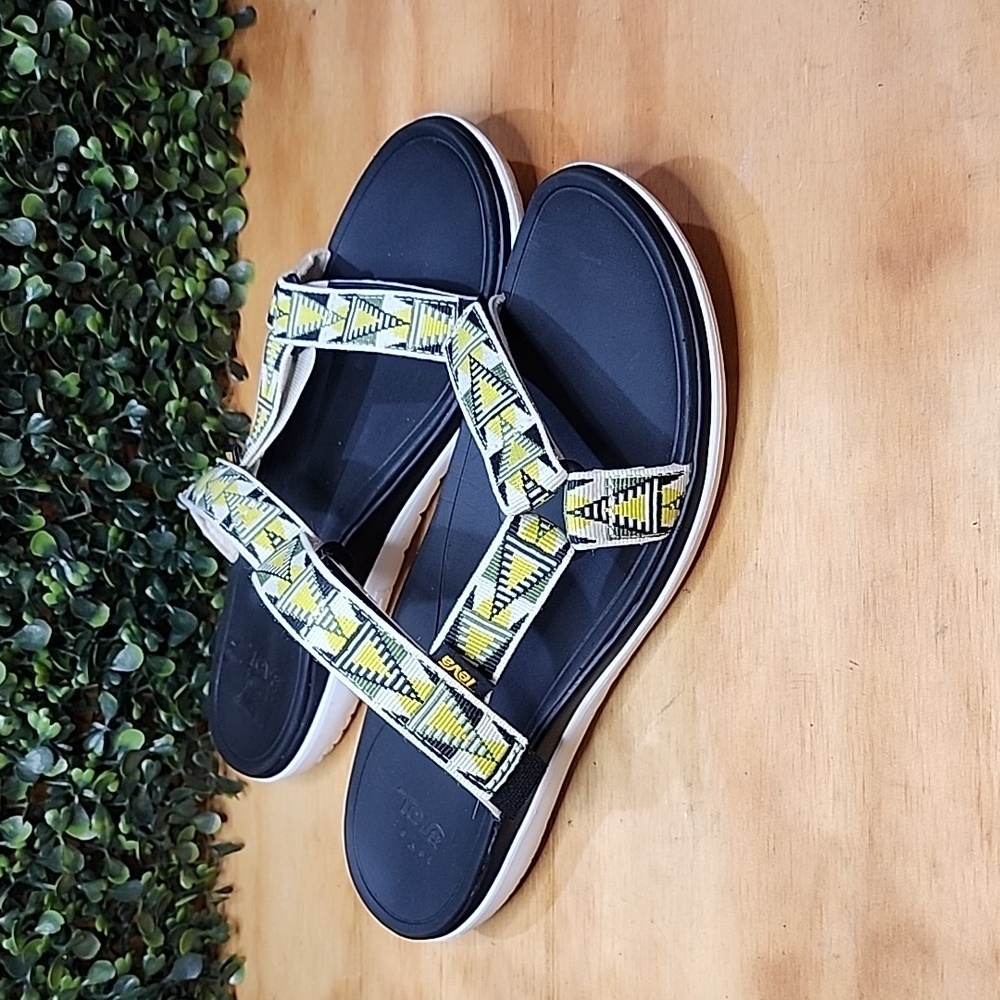 Teva Terra Float Lexi Sandals | Size: 10 Womens | Multi colored